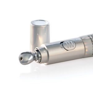 10 Anti-Aging-Intensive-Eye-Cream-applicator